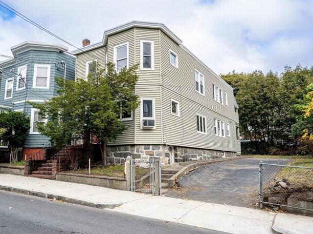 House for sale in Bellingham Square Historic District, Chelsea