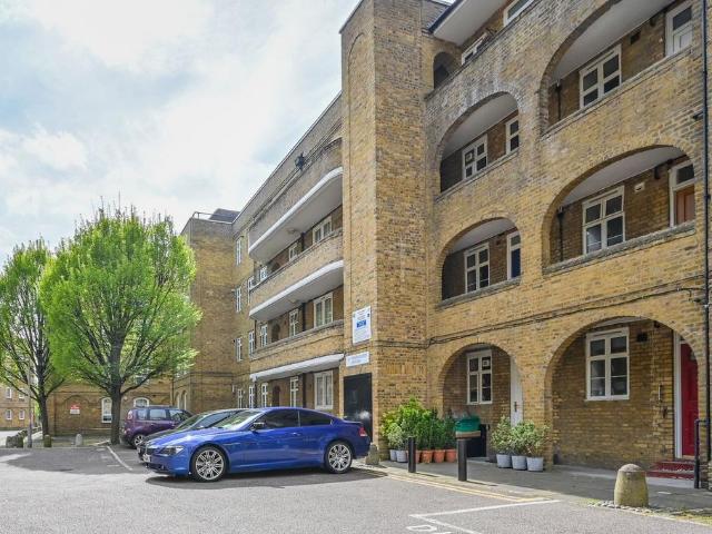 Apartment for rent in St. George in the East, Greater London