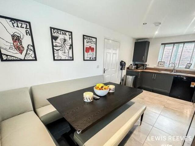 House for sale in Potters Corner, East Midlands