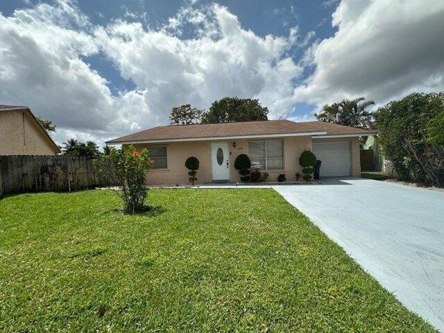 House for sale in Greenacres