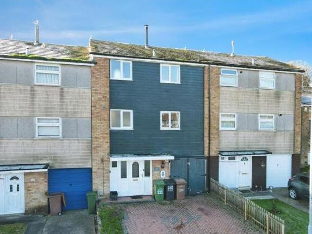 House for sale in Luton