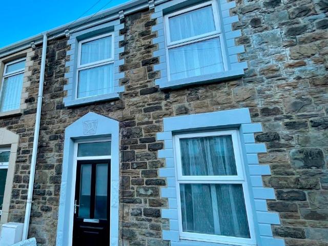 House for rent in Nangreaves, Wales