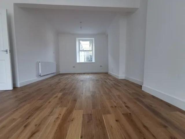 House for rent in Nangreaves, Wales