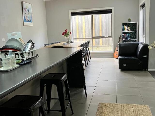 Room for rent in Geelong, Victoria