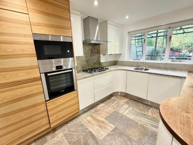 House for rent in Colshaw Farm, Wilmslow
