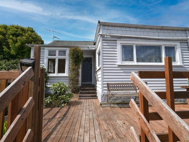 House for rent in Otakou