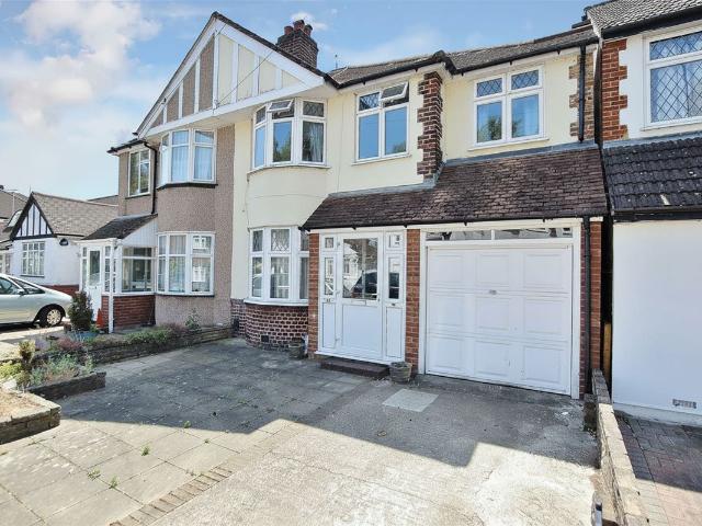 House for rent in Whitton, Greater London
