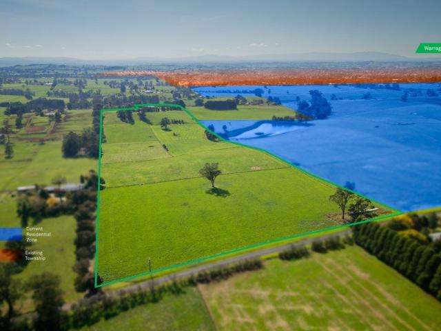 Cottage for sale in Warragul, Victoria