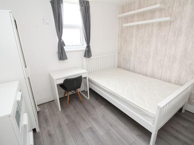 Room for rent in Glyndon, Plumstead