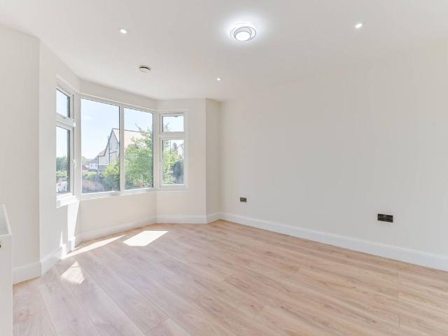 Apartment for rent in Carshalton Beeches, Greater London
