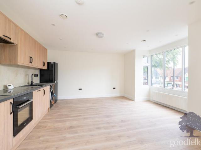 Apartment for rent in Carshalton Beeches, Greater London