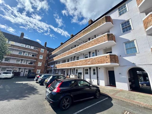 Apartment for rent in Calderstones