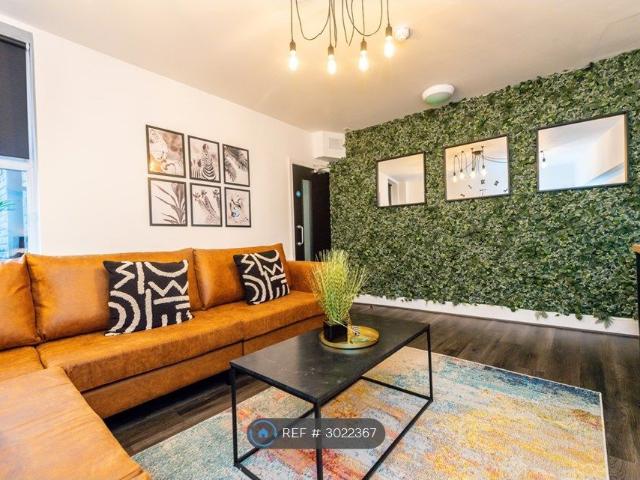 Room for rent in Calderstones