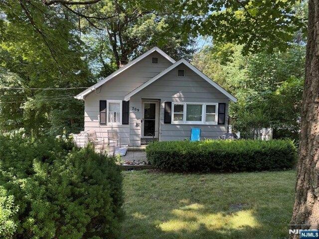 House for sale in Glenwood, New Jersey