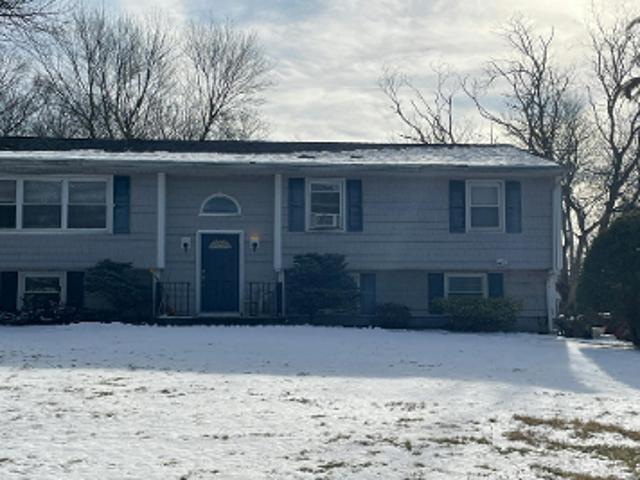 House for sale in Baldwin Place, New York