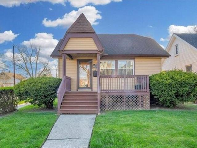 House for sale in Grosse Pointe