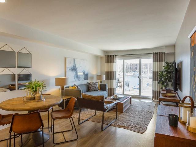 Apartment for rent in Canoga Park, California
