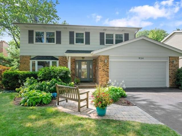 House for sale in Deerfield