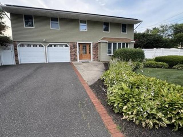 House for sale in Hauppauge House for sale in Hauppauge