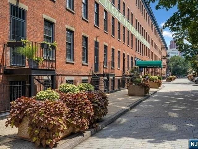 Condo for sale in Hudson, New Jersey