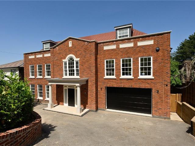 House for rent in Lower Green Esher, Blackhills