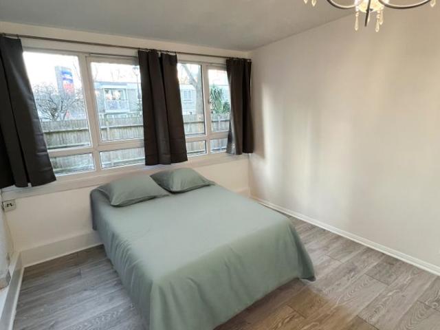Room for rent in North Kensington, Greater London