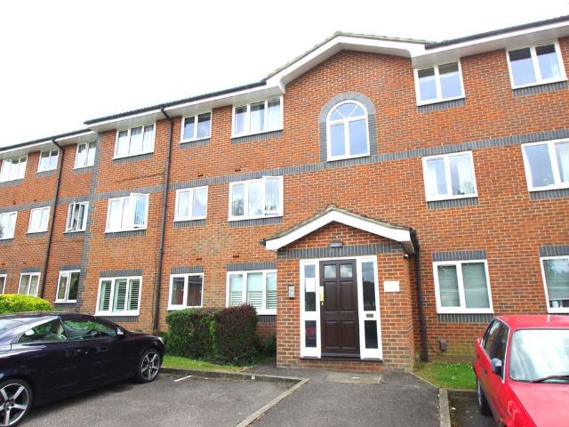 Apartment for rent in Holywell Estate, North Watford
