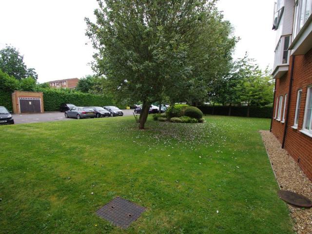 Apartment for rent in Holywell Estate, North Watford