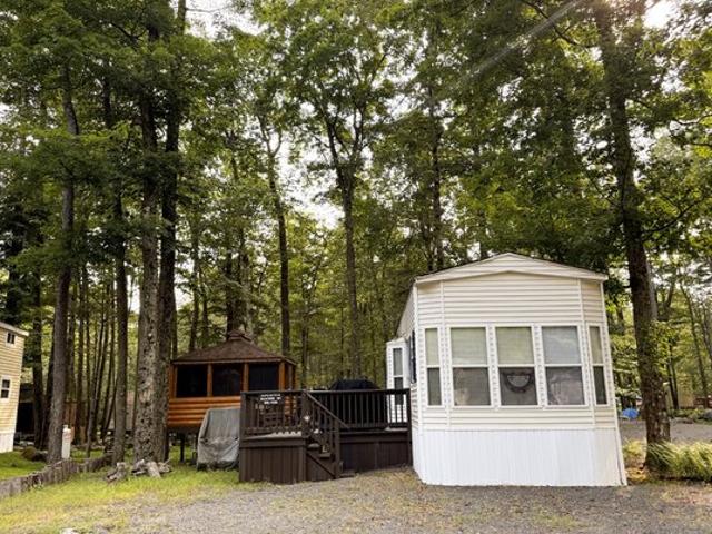 House for sale in Newfoundland, Pennsylvania