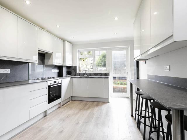 House for rent in Dollis Hill, Greater London