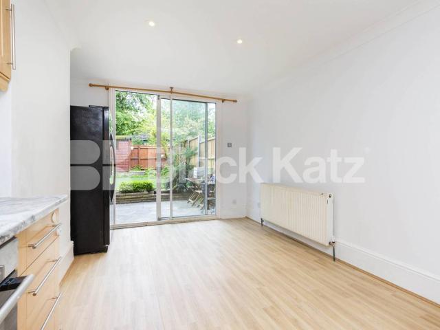 House for rent in Colney Hatch, Greater London