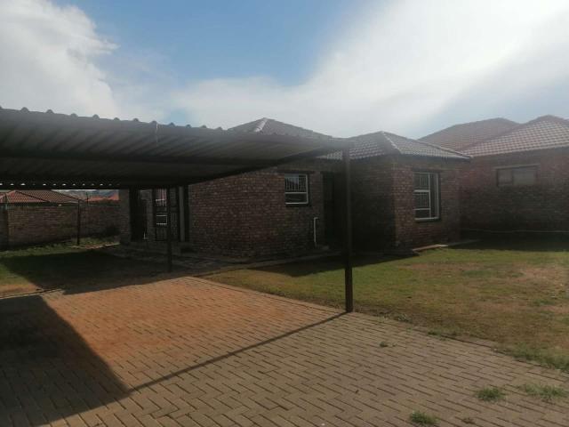 House for rent in Karenpark, Akasia