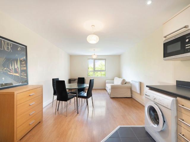 House for rent in Bromley-by-Bow, Bow