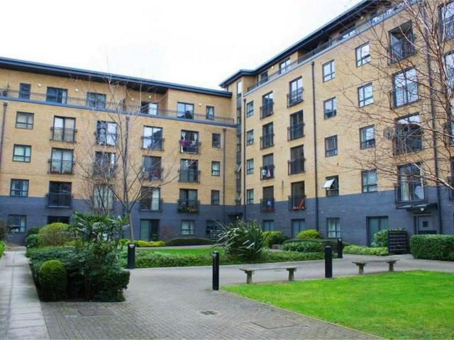 House for rent in Bromley-by-Bow, Bow