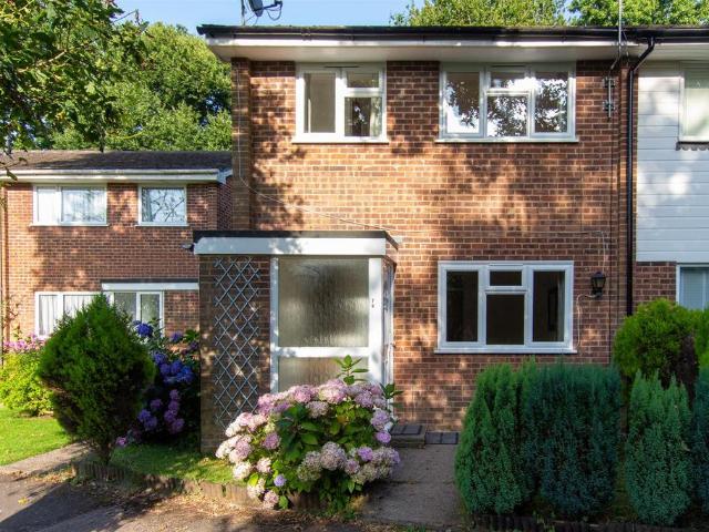 House for rent in Perryfields, West Sussex