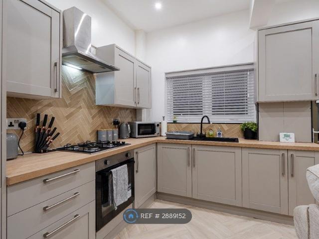 House for rent in Calderstones