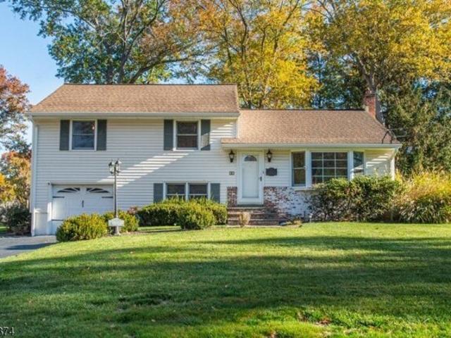 House for sale in East Hanover, New Jersey