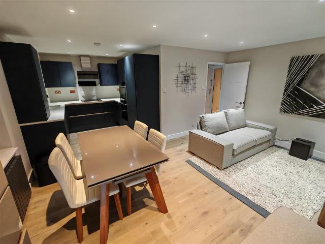 Apartment for rent in Elm Village, Greater London