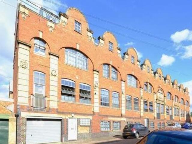 House for sale in Northampton, Northamptonshire