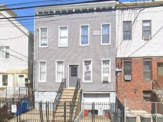 House for sale in Hudson, New Jersey