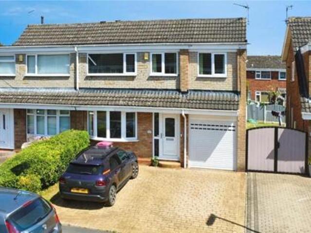 House for sale in Kimberworth, South Yorkshire