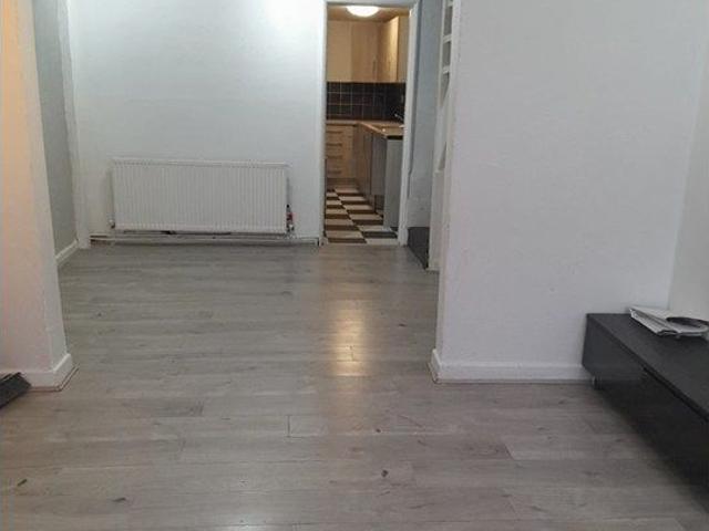 House for rent in Calderstones