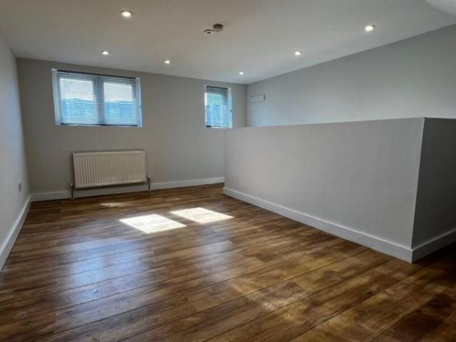 House for rent in Calderstones