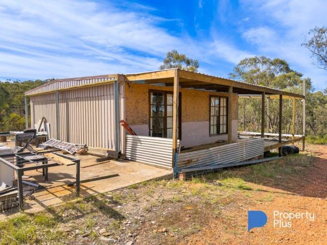 Cottage for sale in Wedderburn, Victoria