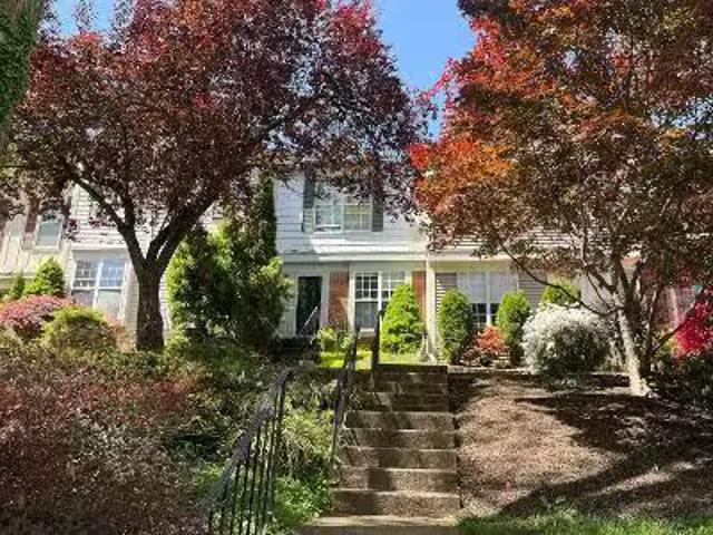 House for sale in Fairfax
