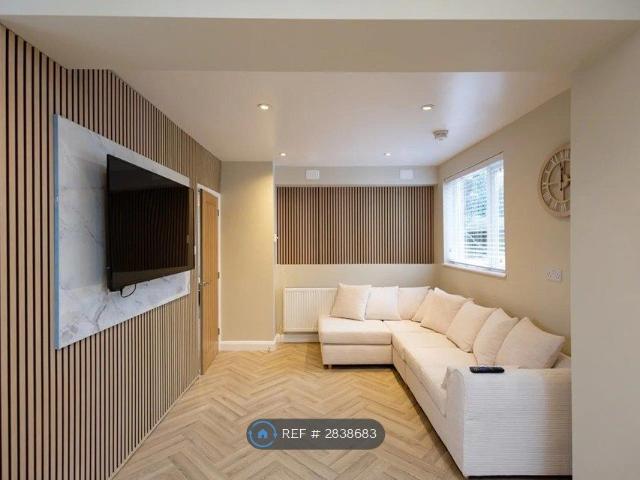 Room for rent in Whiteway, Dulcote