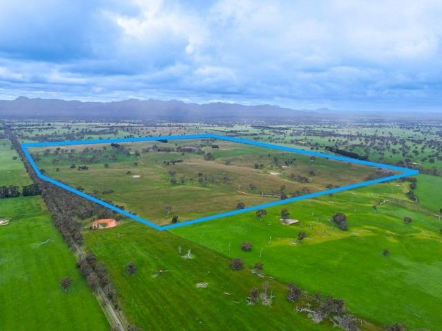 Cottage for sale in Mooralla, Victoria