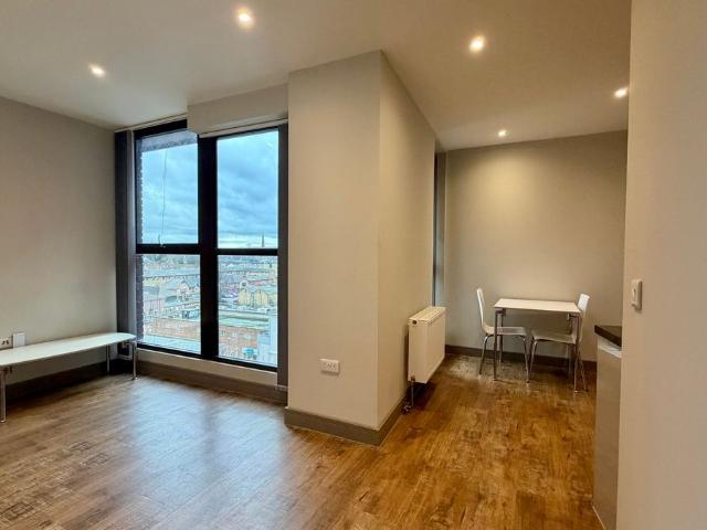 Studio for rent in Ringlestone, Midway