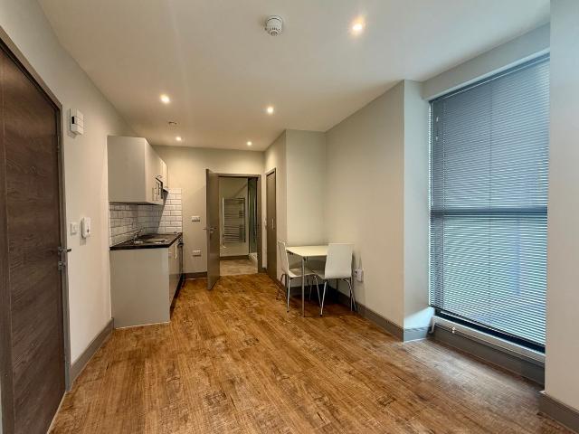 Studio for rent in Ringlestone, Midway