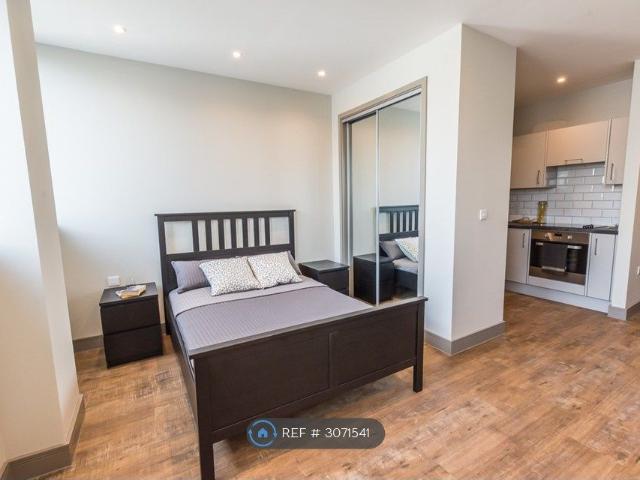 Studio for rent in Penenden Heath, Maidstone